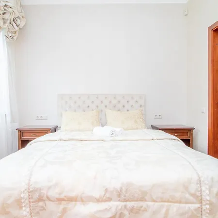 Apartment Cohost I Central Apt Simpsono Str Near Sea