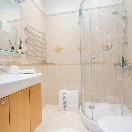 Cohost I Central Apt Simpsono Str Near Sea Apartment *